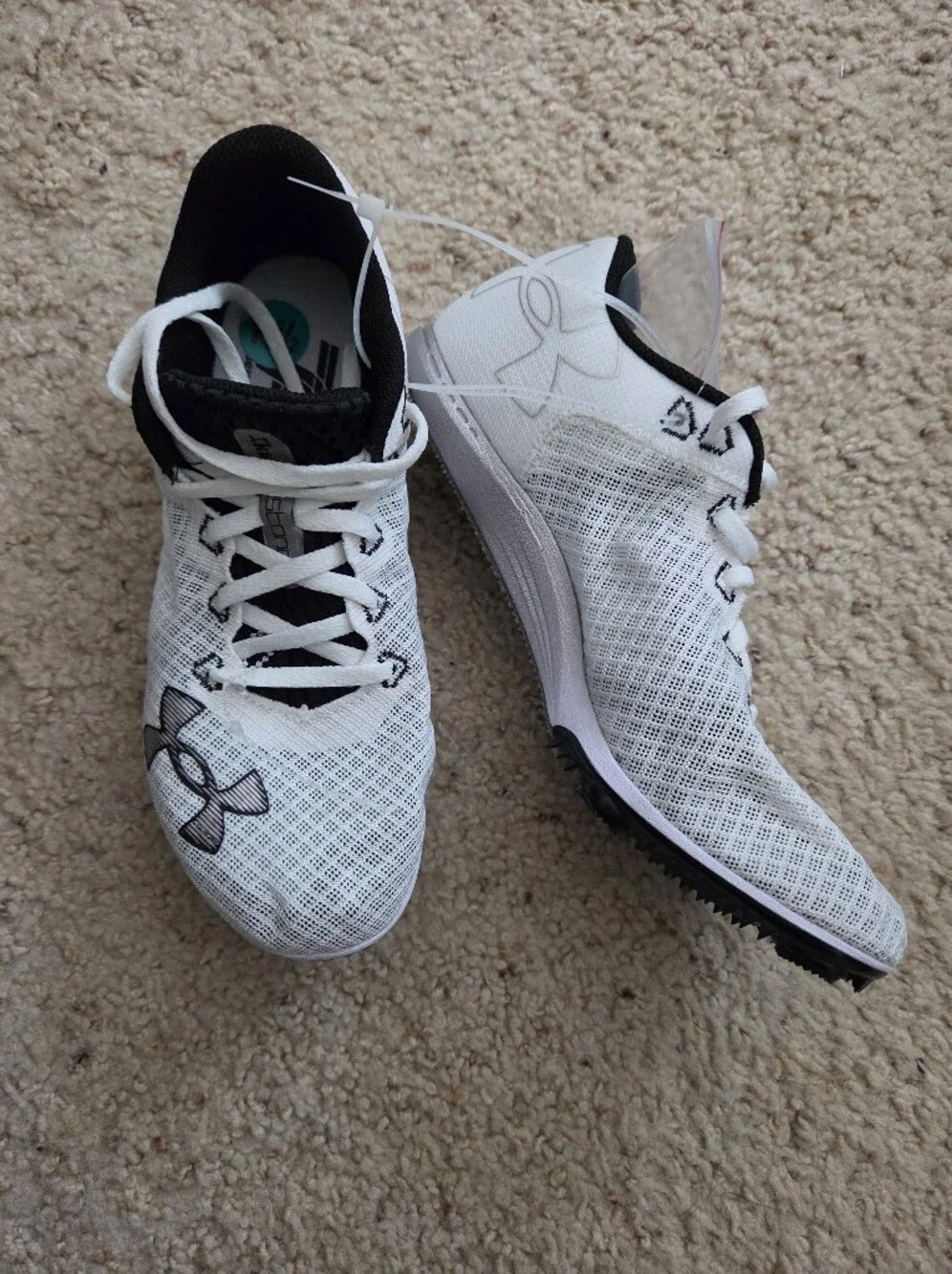 Under Armour UA Kick Distance 4 Track Spikes White Black M 7.5 / W 9 New